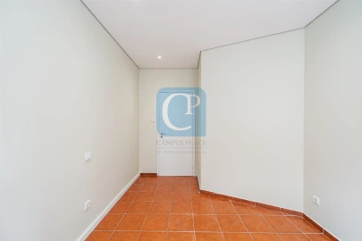 Apartamento T2 para Arrendamento em Pedrouços