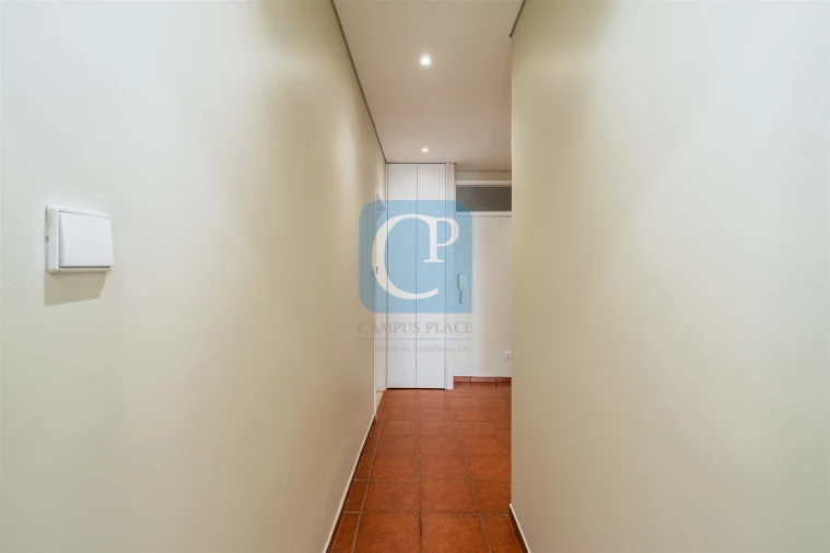 Apartamento T2 para Arrendamento em Pedrouços Foto 6