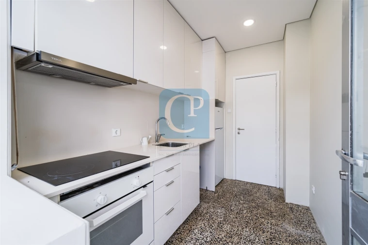 Apartamento T2 para Arrendamento em Pedrouços Foto 14