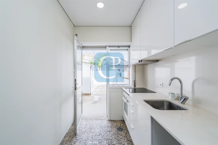 Apartamento T2 para Arrendamento em Pedrouços Foto 15