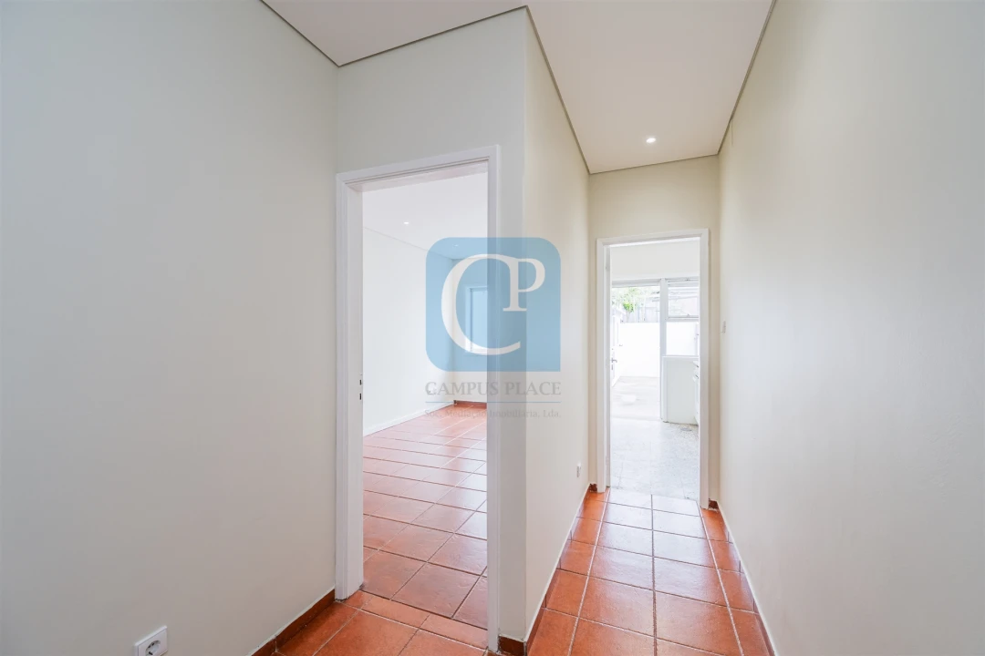 Apartamento T2 para Arrendamento em Pedrouços Foto 12