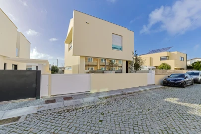 Moradia T3 para Venda em Póvoa de Varzim, Beiriz e Argivai