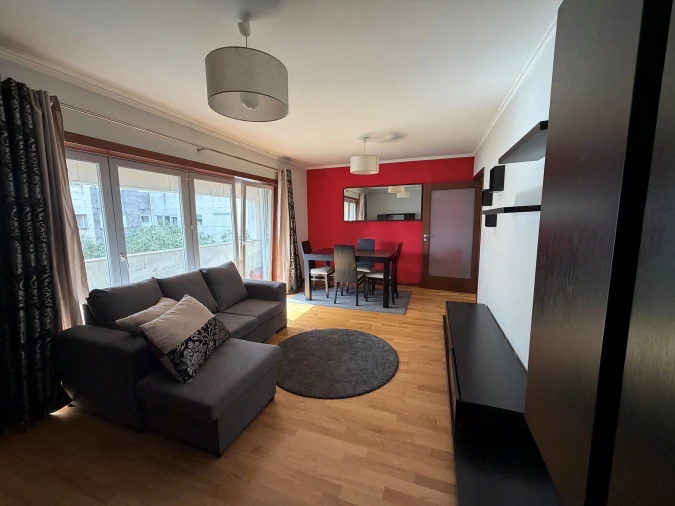 Apartamento T2 para Arrendamento em Paranhos Foto 4