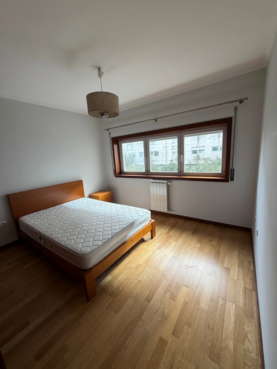 Apartamento T2 para Arrendamento em Paranhos Foto 13