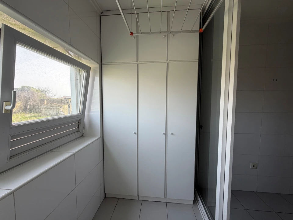 Apartamento T2 para Arrendamento em Paranhos Foto 9