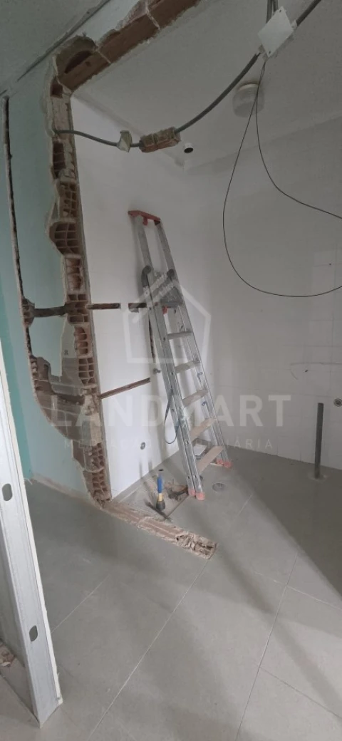 Apartamento T1 para Venda em Turquel