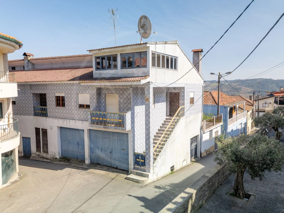 Moradia T6 para Venda em Nogueira e Ermida Foto 1