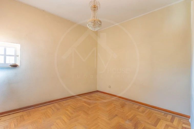 Moradia T6 para Venda em Nogueira e Ermida Foto 8