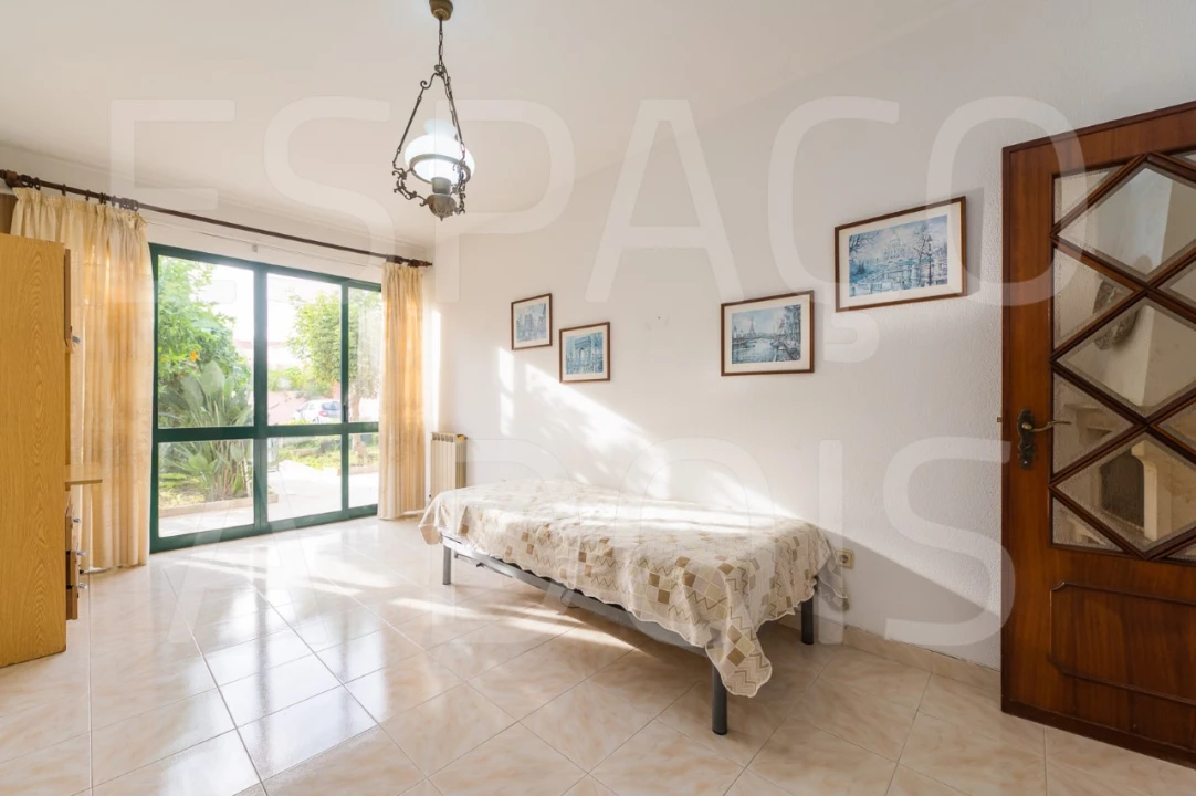 Moradia T5 para Venda em Barcarena Foto 35