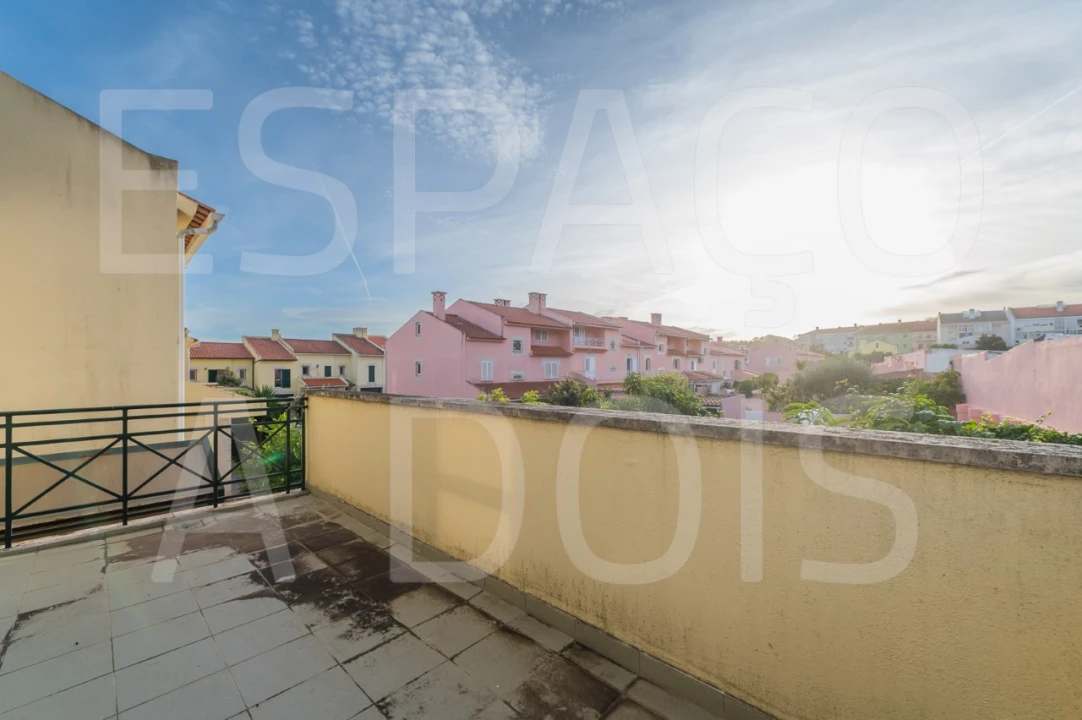 Moradia T5 para Venda em Barcarena Foto 58