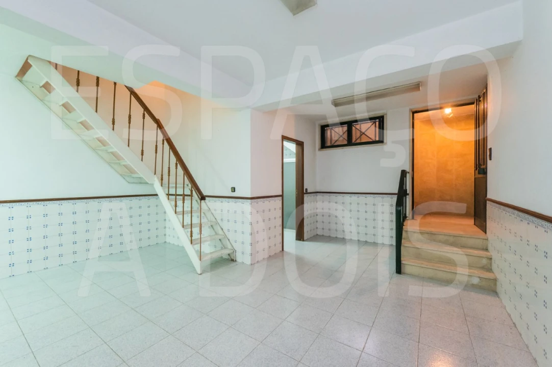 Moradia T5 para Venda em Barcarena Foto 97