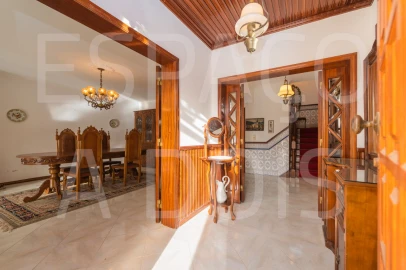 Moradia T5 para Venda em Barcarena