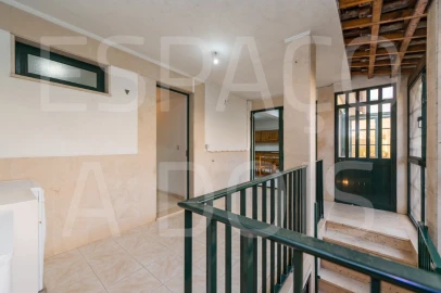 Moradia T5 para Venda em Barcarena