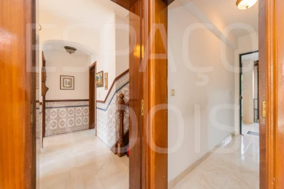 Moradia T5 para Venda em Barcarena