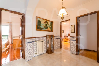 Moradia T5 para Venda em Barcarena