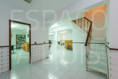 Moradia T5 para Venda em Barcarena