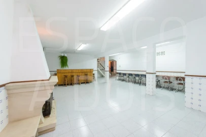 Moradia T5 para Venda em Barcarena
