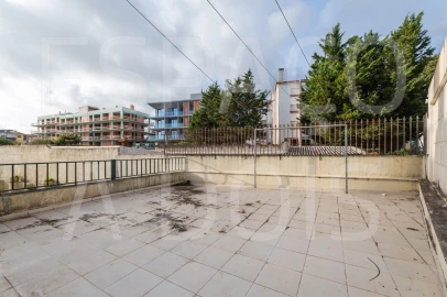 Moradia T5 para Venda em Barcarena