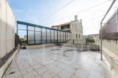 Moradia T5 para Venda em Barcarena