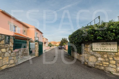 Moradia T5 para Venda em Barcarena