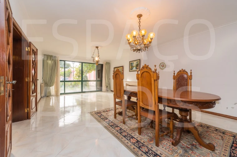 Moradia T5 para Venda em Barcarena Foto 18