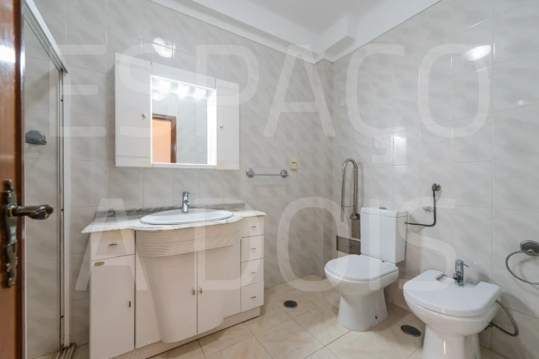 Moradia T5 para Venda em Barcarena Foto 40