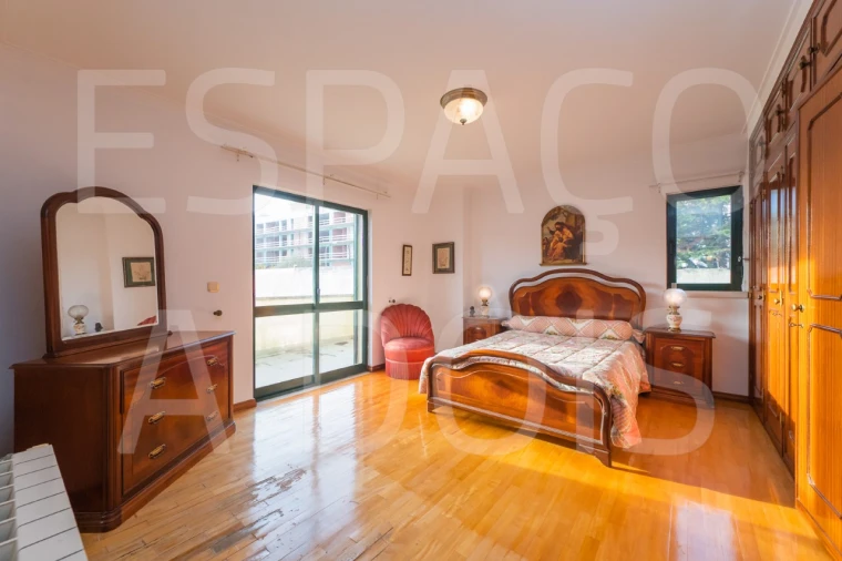 Moradia T5 para Venda em Barcarena Foto 51