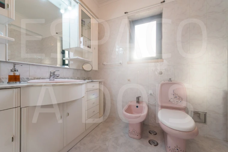 Moradia T5 para Venda em Barcarena Foto 55