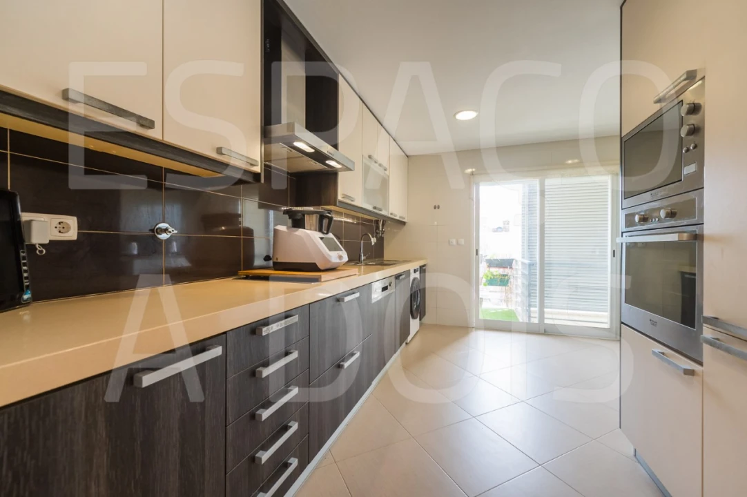 Apartamento T3 para Venda em Pontinha e Famões Foto 16