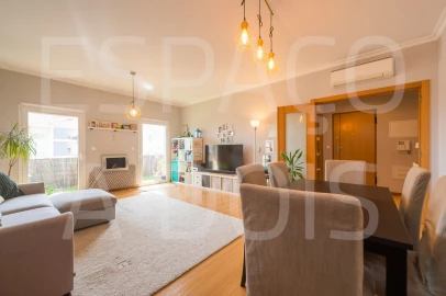 Apartamento T3 para Venda em Pontinha e Famões