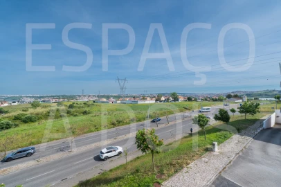 Apartamento T3 para Venda em Pontinha e Famões