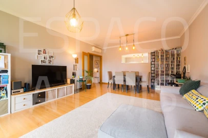 Apartamento T3 para Venda em Pontinha e Famões