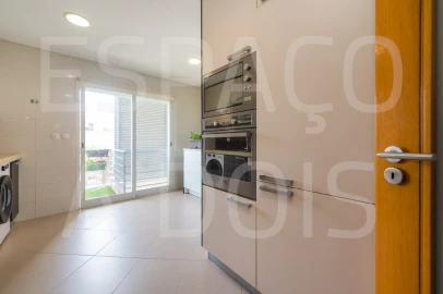 Apartamento T3 para Venda em Pontinha e Famões