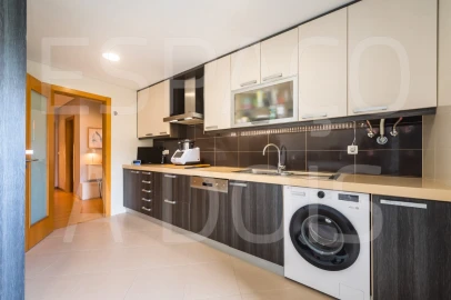 Apartamento T3 para Venda em Pontinha e Famões