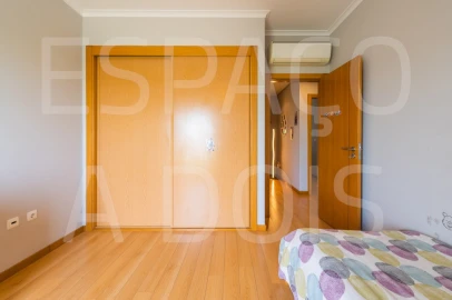 Apartamento T3 para Venda em Pontinha e Famões