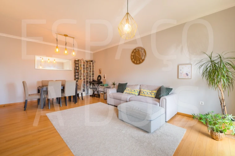 Apartamento T3 para Venda em Pontinha e Famões Foto 11