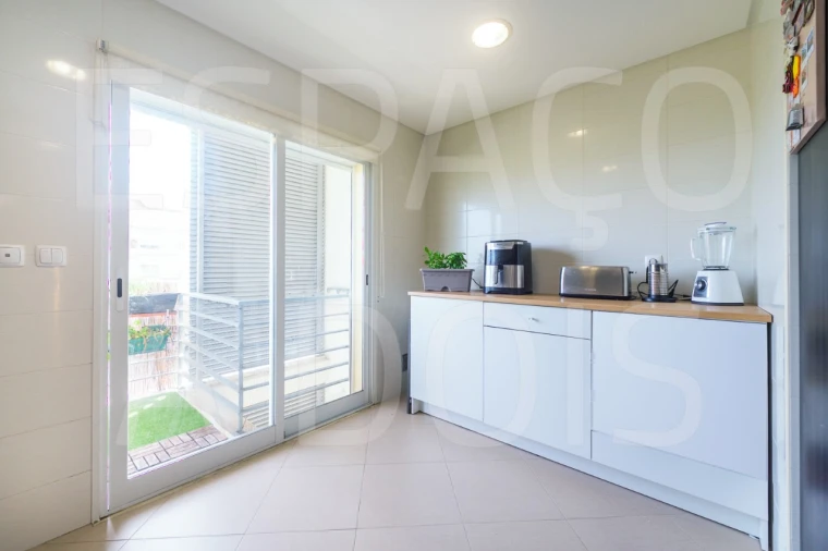 Apartamento T3 para Venda em Pontinha e Famões Foto 18