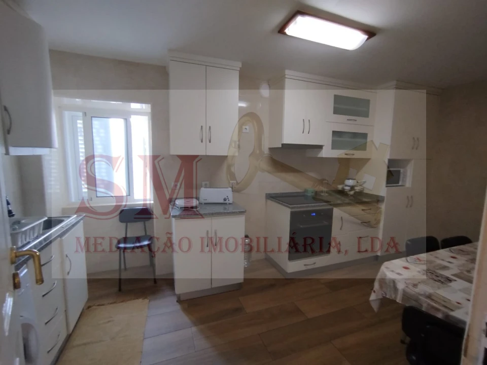 Apartamento T5 para Venda em Guarda Foto 1