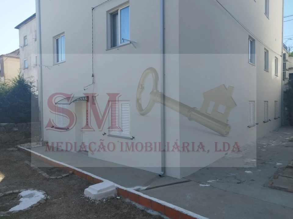 Apartamento T5 para Venda em Guarda Foto 13