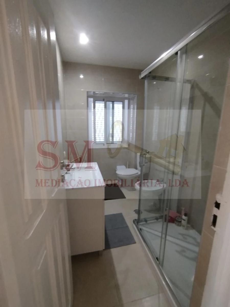 Apartamento T5 para Venda em Guarda Foto 2