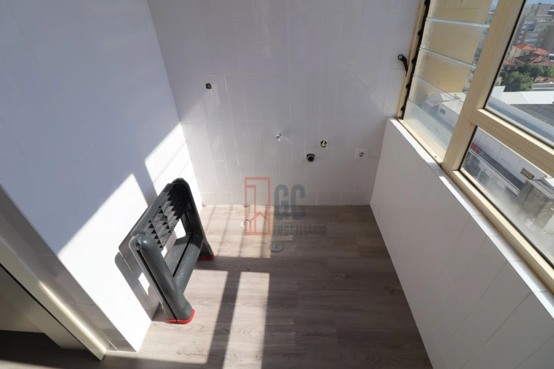Apartamento T3 para Venda em Mafamude e Vilar do Paraíso Foto 16