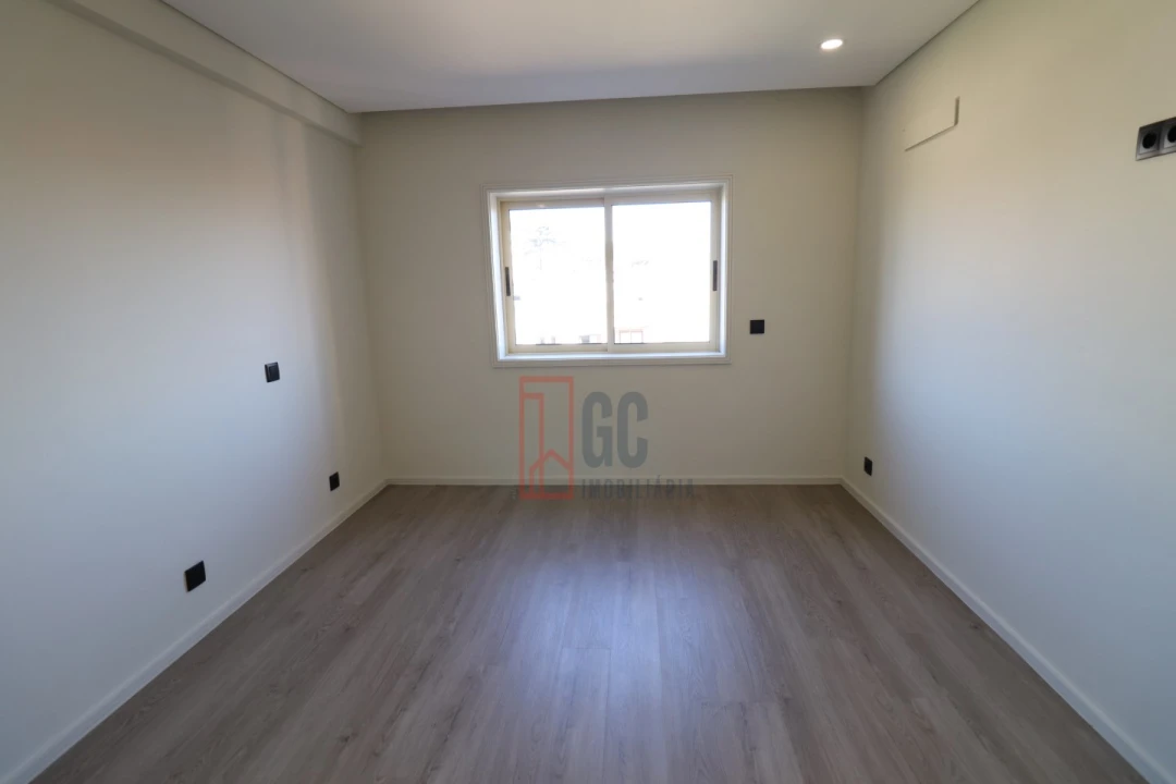 Apartamento T3 para Venda em Mafamude e Vilar do Paraíso Foto 27