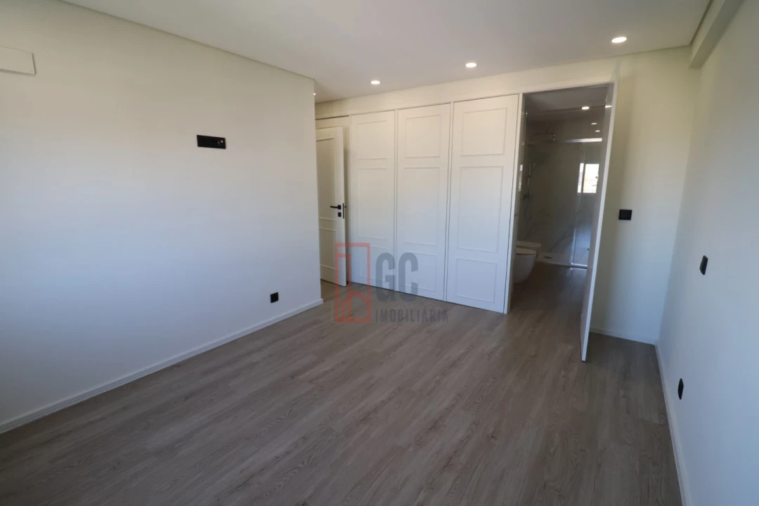 Apartamento T3 para Venda em Mafamude e Vilar do Paraíso Foto 29