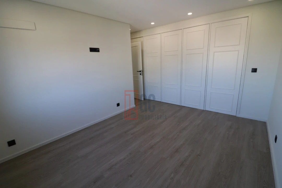 Apartamento T3 para Venda em Mafamude e Vilar do Paraíso Foto 28