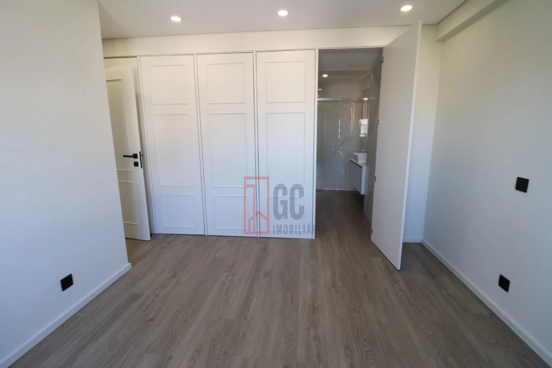 Apartamento T3 para Venda em Mafamude e Vilar do Paraíso Foto 30