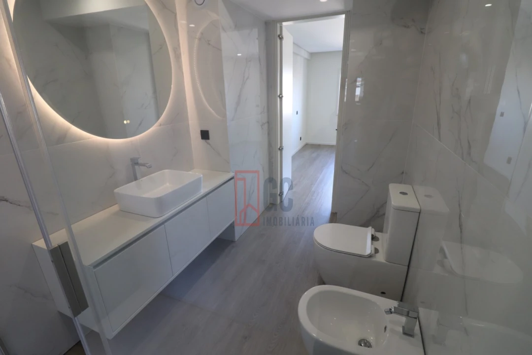 Apartamento T3 para Venda em Mafamude e Vilar do Paraíso Foto 34