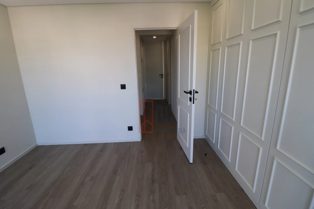 Apartamento T3 para Venda em Mafamude e Vilar do Paraíso Foto 39