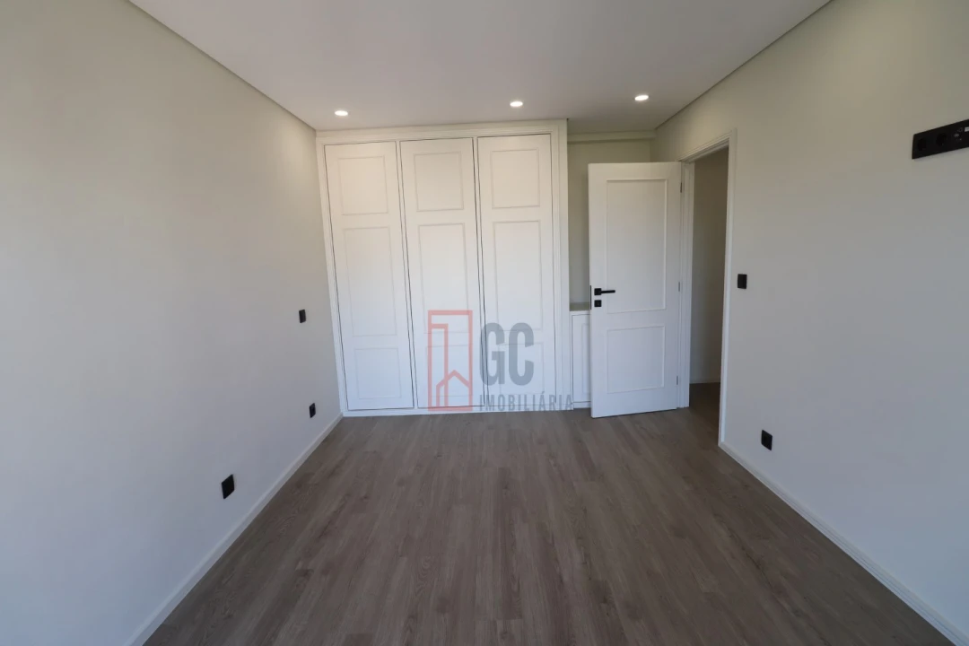 Apartamento T3 para Venda em Mafamude e Vilar do Paraíso Foto 42