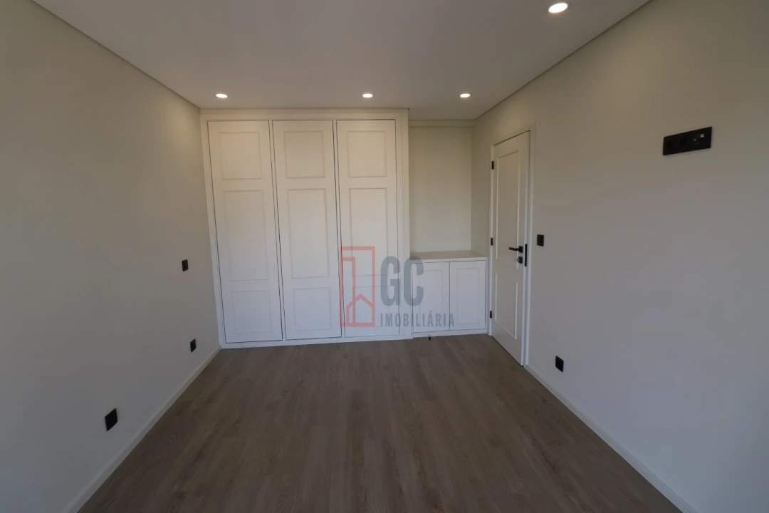 Apartamento T3 para Venda em Mafamude e Vilar do Paraíso Foto 43