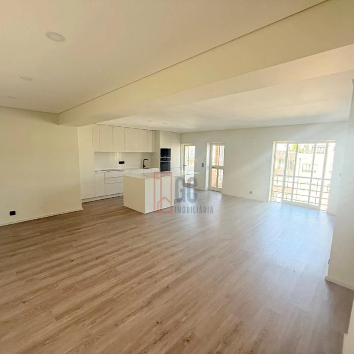 Apartamento T3 para Venda em Mafamude e Vilar do Paraíso Foto 2